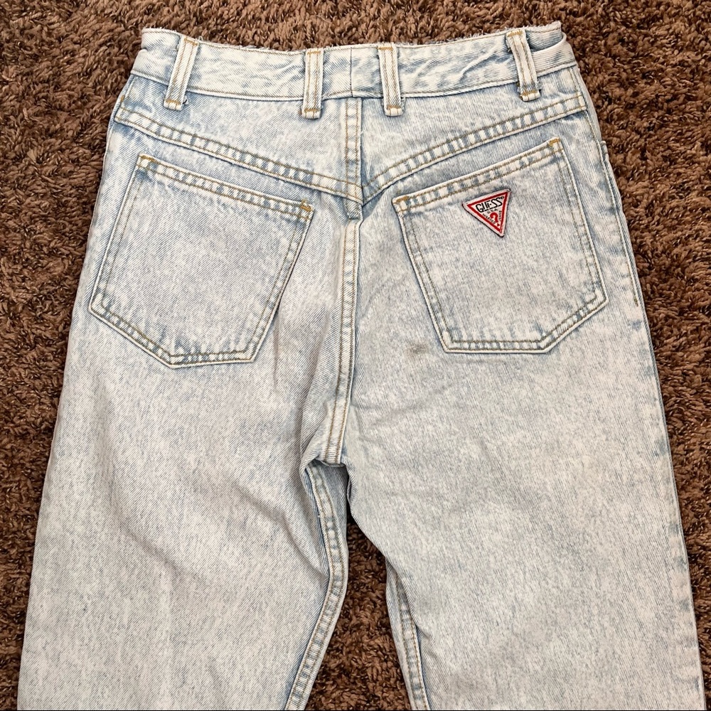 Vintage 90s Guess light bleached grey acid wash
high rise cheeky mom jeans 26